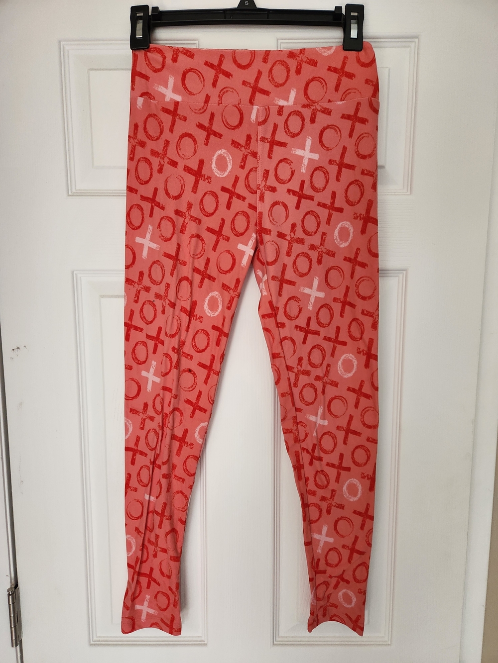LuLaRoe Coral Red XO Print Leggings